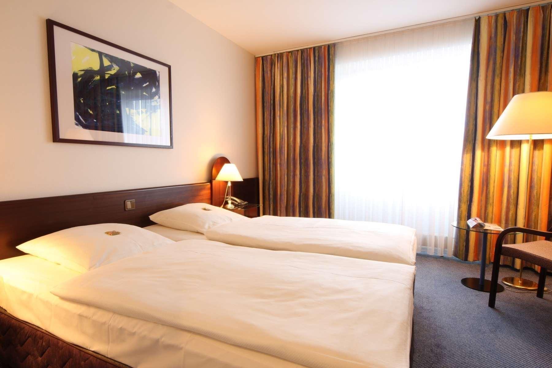 Ramada By Wyndham Flensburg City Exterior photo